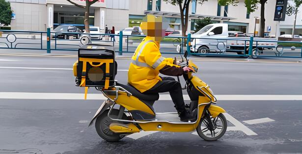 外卖员在车站被围殴